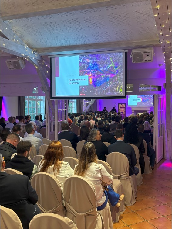 Pigossiere Seminaire team bulging Road show Gala