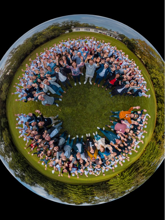 Pigossiere Seminaire team bulging Road show Gala